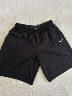 Nike Men’s 4XL Black Basketball Shorts Preowned Like New Lightweight Athletic